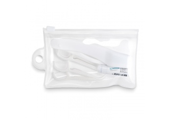 Kit Dental: Bolsa + Escova + Tubo de Creme Dental + Flossers Dentrios