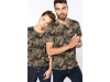 T-shirt camuflada de manga curta