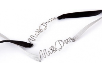 Pulseiras de fita e arame
