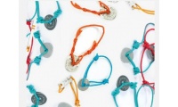 Pulseiras de cordo e metal
